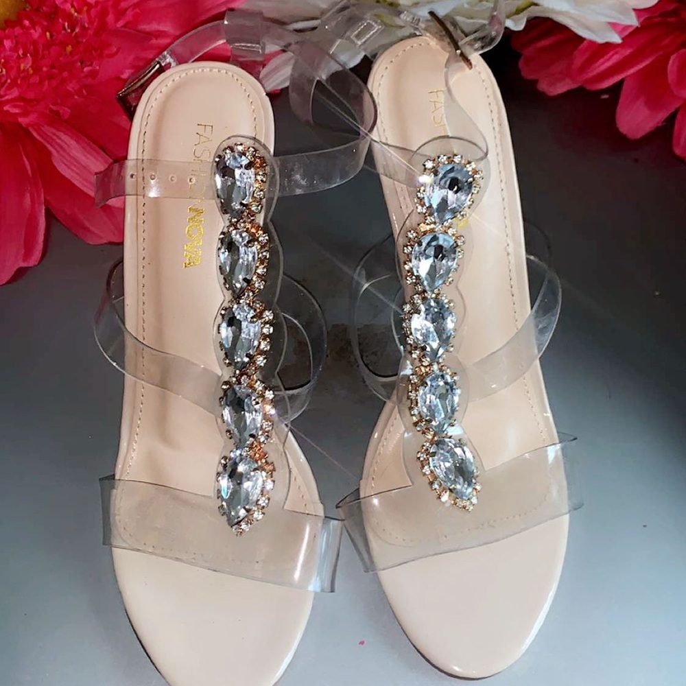 Fashion nova pumps